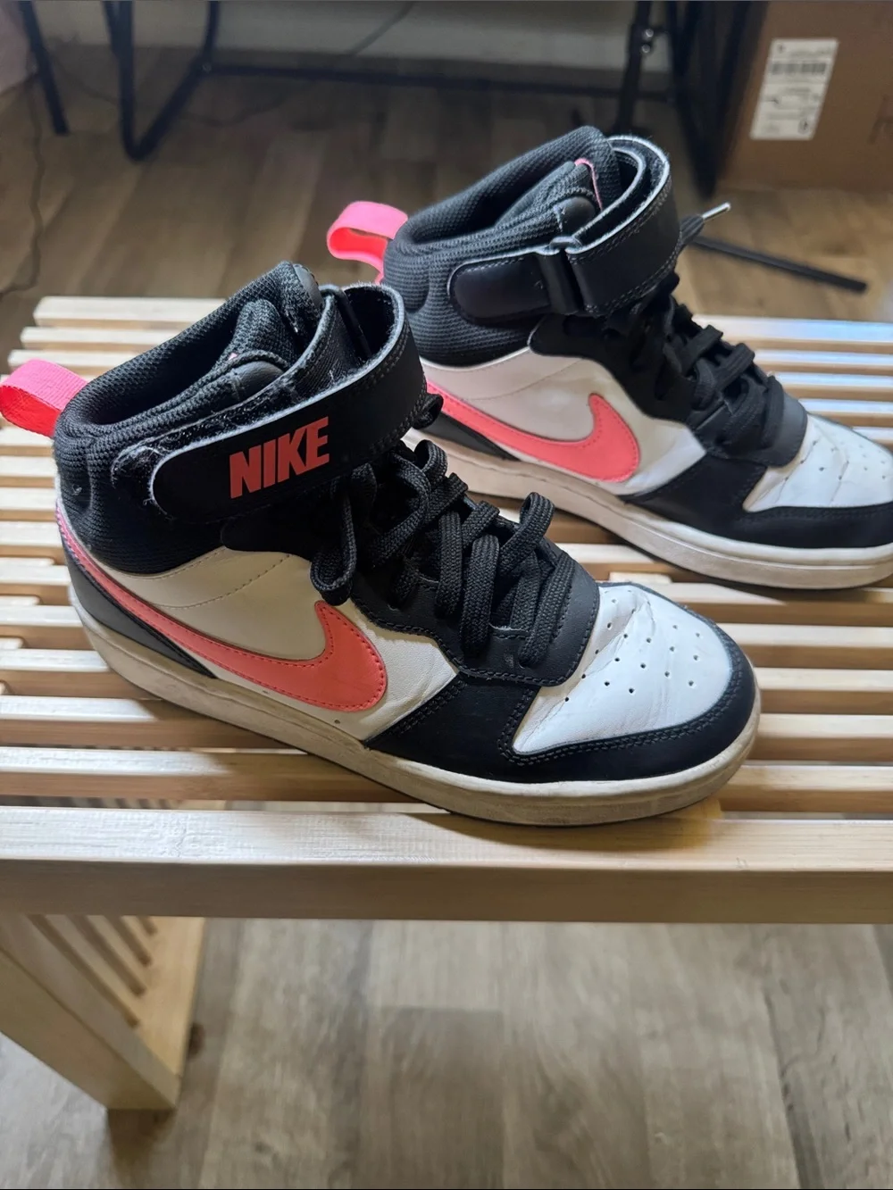 Nike Kids High-Top Sneakers in Black, White & Pink Coral size 4.5Y